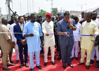 Gov. Otu Commissions Muri Nta Eke Avenue Road Off Effio-Ette Roundabout.