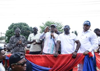 C’River Deputy Governor Odey receives PDP defectors in Northern Senatorial District