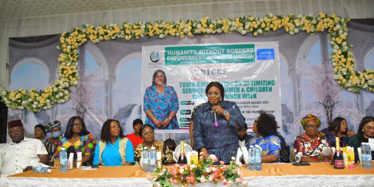 Otu’s HUWIB Holds Successful TownHall Sessions, Distributes Essential Kits to Pregnant Women and Nursing Mothers