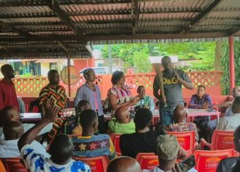 DG Bordercom, Okpo welcomed former PDP Ward Chairman Felix Etekpi and others to the APC.