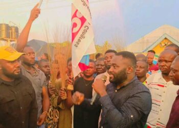 Cross River State APC Organizing Secretary, Joseph Ishaje, Welcomes Hundreds of Defectors from Opposition Party