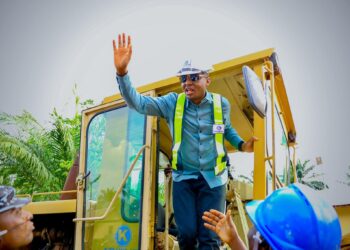 Governor Otu Flags Off Construction of 10km Ndok Junction-Mbube-Okubushuyu Road. 
