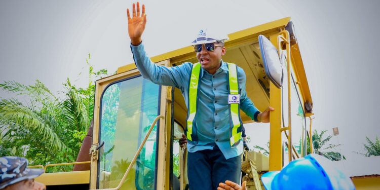 Governor Otu Flags Off Construction of 10km Ndok Junction-Mbube-Okubushuyu Road. 