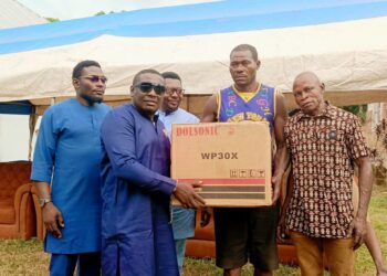 Bakor New Yam Festival: Deputy Governor’s Aide Distributes Farm Inputs, Food Items to Ibil Community Residents